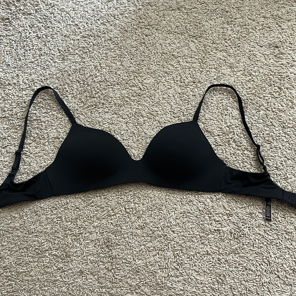 Tee Shirt lined wireless lightly Bra Victoria Secret